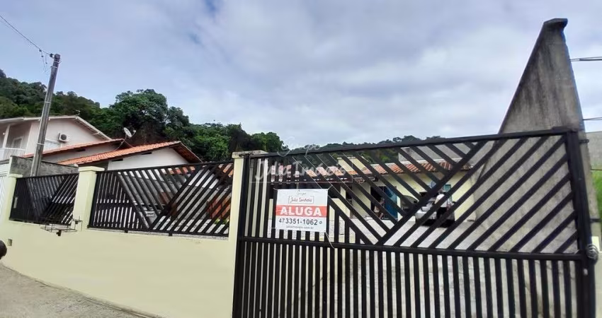 Casa semi mobiliada para locação no bairro Bateas