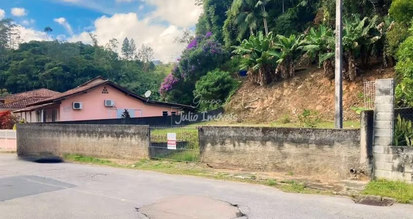 Amplo Terreno no Primeiro de Maio em Brusque