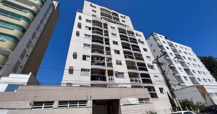 Apartamento com 2 dormitórios no Centro