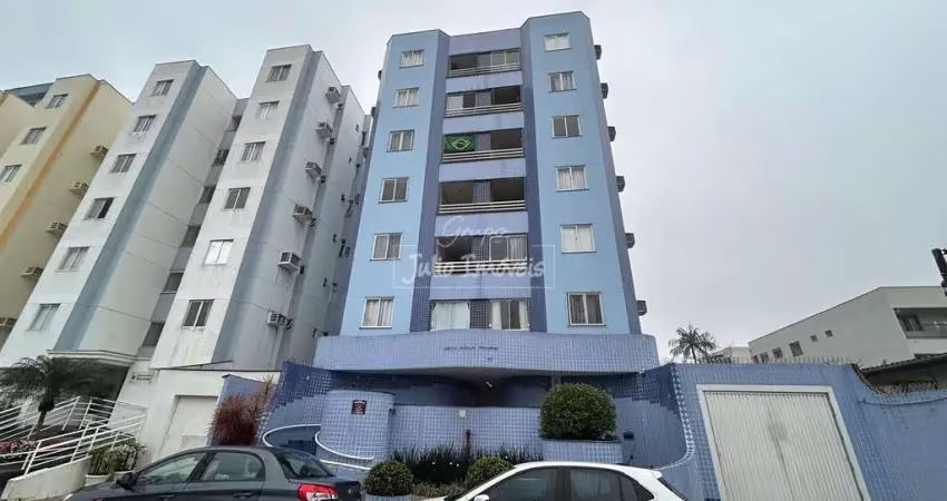 Apartamento com 3 quartos para alugar no Centro I, Brusque 