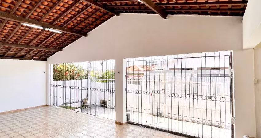 Bairro dos ipês - #joãopessoa #paraiba .casa para vender, 3 qtos com 2 salas, terraço toda gradeada.