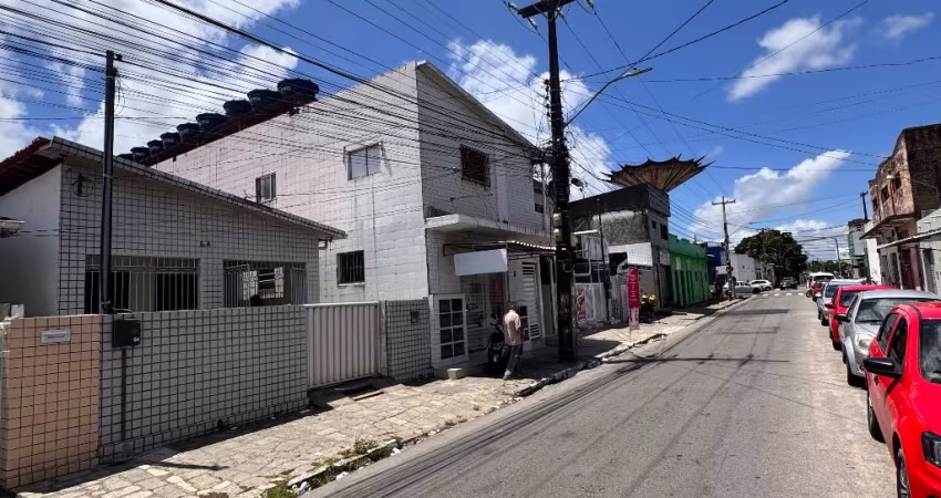 CRUZ DAS ARMAS - #joãopessoa #paraiba . Grande oportunidade para quem deseja morar e colocar um negócio. Casa ao lado da principal.