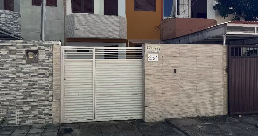 BESSA - #joãopessoa #paraiba . Grande oportunidade para quem deseja ALUGAR uma casa na praia. Padaria, supermercado, parques e colégios próximos!