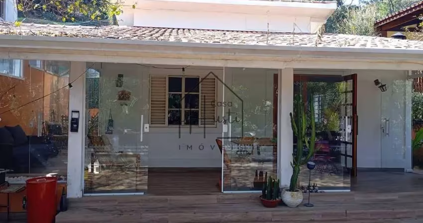 Casa isolada com piscina, vista para o lago, disponível para venda ou locação - 2 dorm. sendo 1 suí
