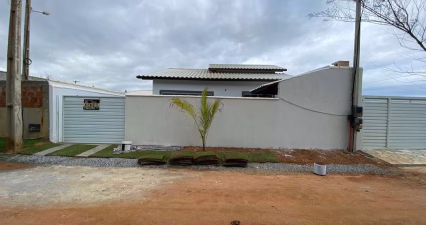 Casa para Venda em Cabo Frio, Orla 500 (Tamoios), 2 dormitórios, 2 suítes, 3 banheiros, 1 vaga