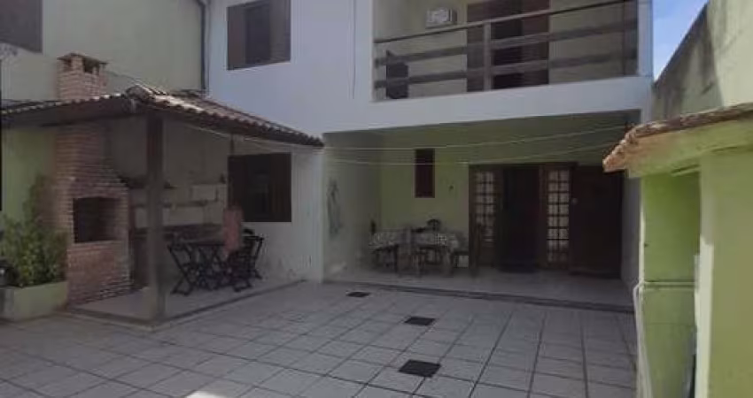 Casa para Venda em Cabo Frio, Palmeiras, 6 dormitórios, 1 suíte, 3 banheiros, 1 vaga