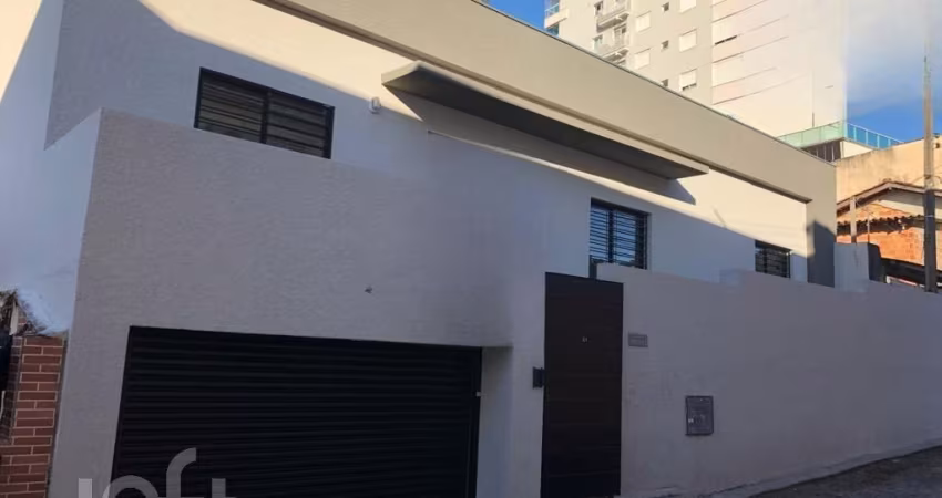 Casa a Venda de 2 Dormitórios ( 1 Suíte)- Bairro Agronômica - Florianópolis SC