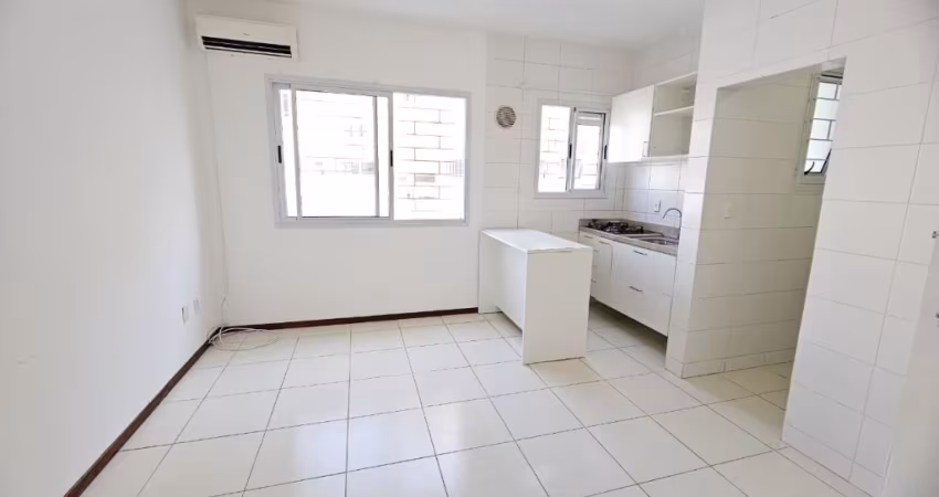 Apartamento a Venda de 2 dormitórios ( 1 suíte) Bairro Carianos  Próximo Aeroporto - Florianópolis SC