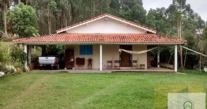 Espetacular sitio em monte negro, santa isabel - sp com campo de futebol