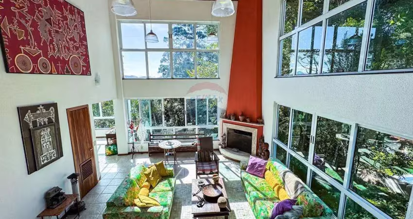 Casa com vista deslumbrante para o dedo de deus e lago comary – carlos guinle, teresópolis/rj