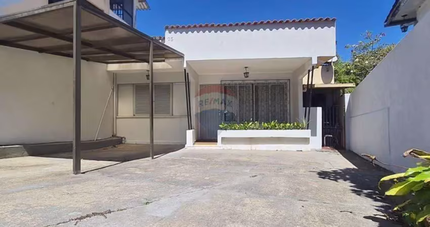 Casa com 3 quartos à venda na Rua Flavio Bortoluzi de Souza, 632, Alto, Teresópolis