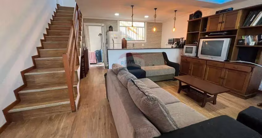 Charmosa casa duplex  em rua sem saída - fazendinha - teresópolis - rj