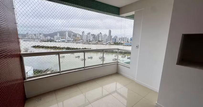Apartamento com 3 quartos para alugar na Rua 26 de Agosto, 85, São Pedro, Navegantes