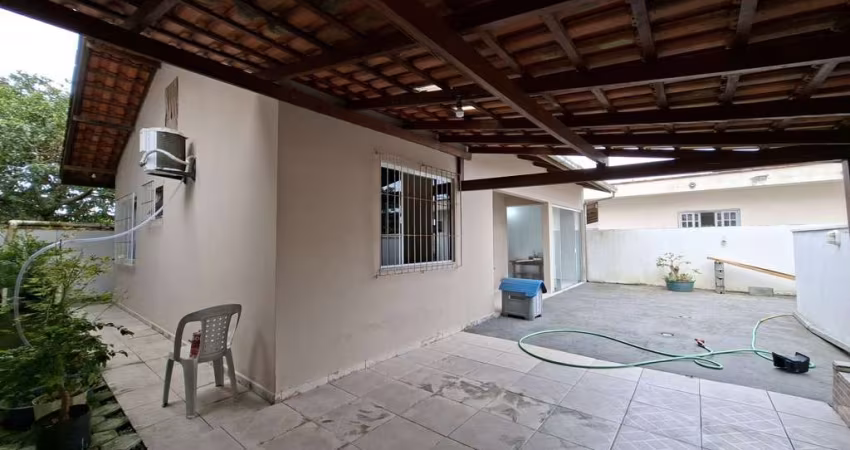 Casa Averbada à 550mts do mar no Gravatá