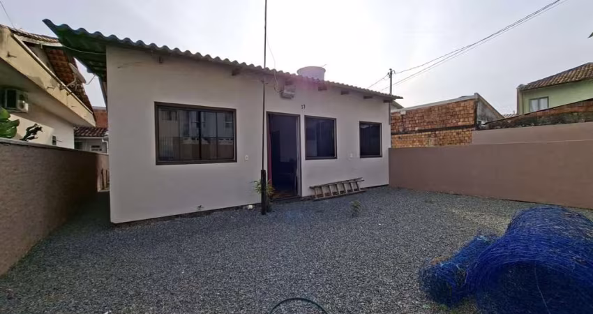 Casa com 3 dormitórios no Centro de Navegantes/SC.