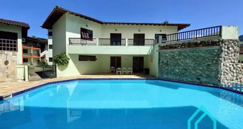 Apartamento  à venda com 2 dormitórios na Praia do Lázaro Ubatuba SP