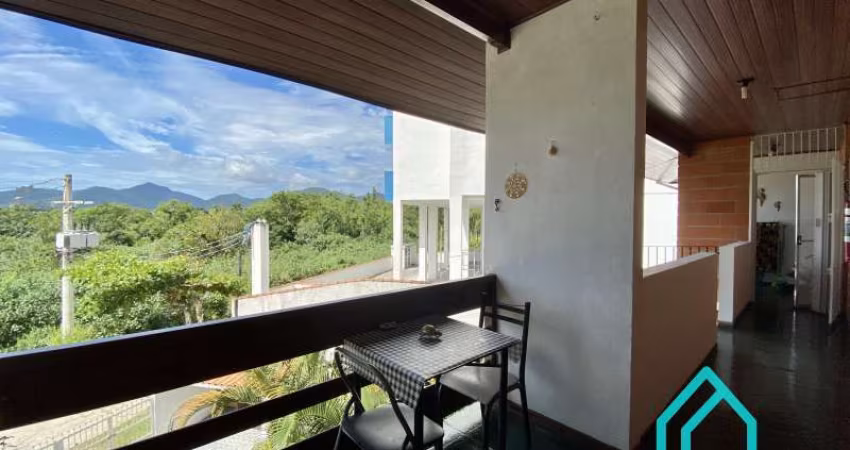 Apartamento à venda no Pereque Açu com 2 dormitórios
