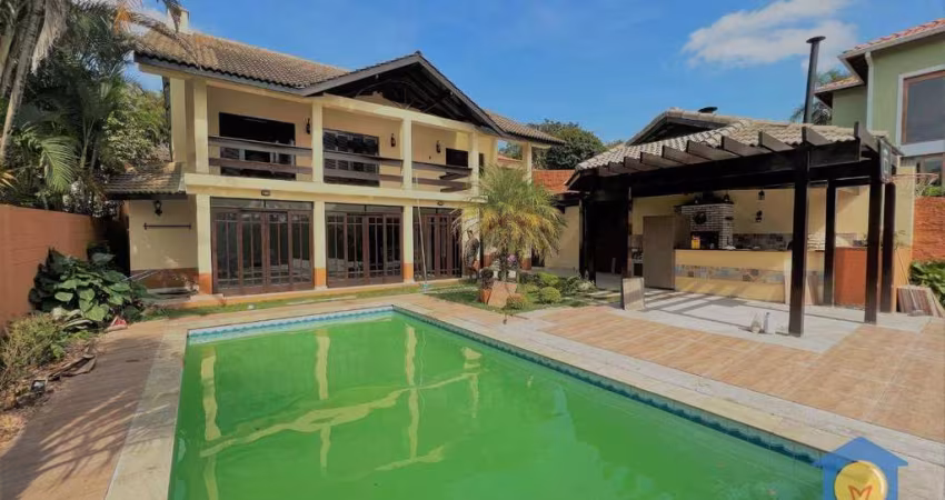 Casa com 4 dorms à Venda, por R$ 1.690.000 - Parque Dom Henrique - Cotia/SP