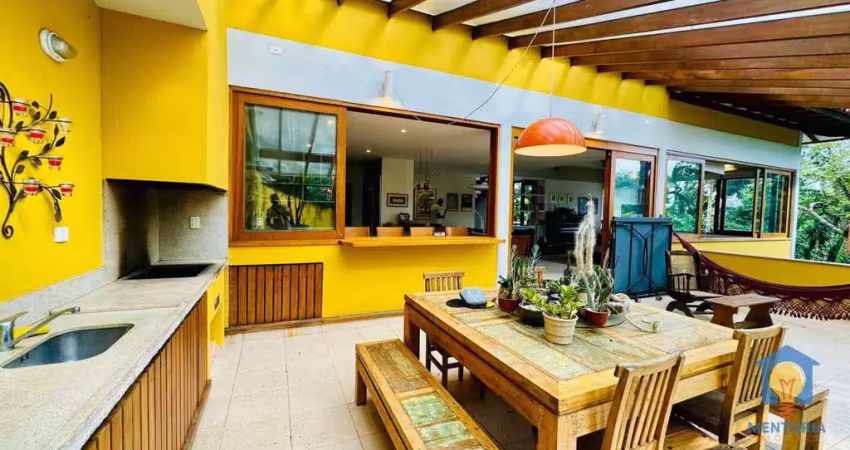 Casa com 4 dorms à Venda, 3050 m² por R$ 1.999.000 - Condomínio Iolanda - Taboão da Serra/SP