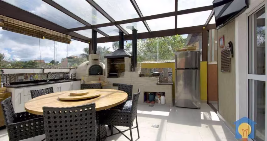Casa em condomínio fechado - 3 suítes - 4 vagas de garagem e área gourmet completa