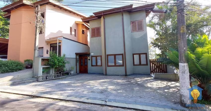 Casa com 3 dormitórios para alugar, 342 m² por R$ 6.800/mês - Granja Viana - Cotia/SP