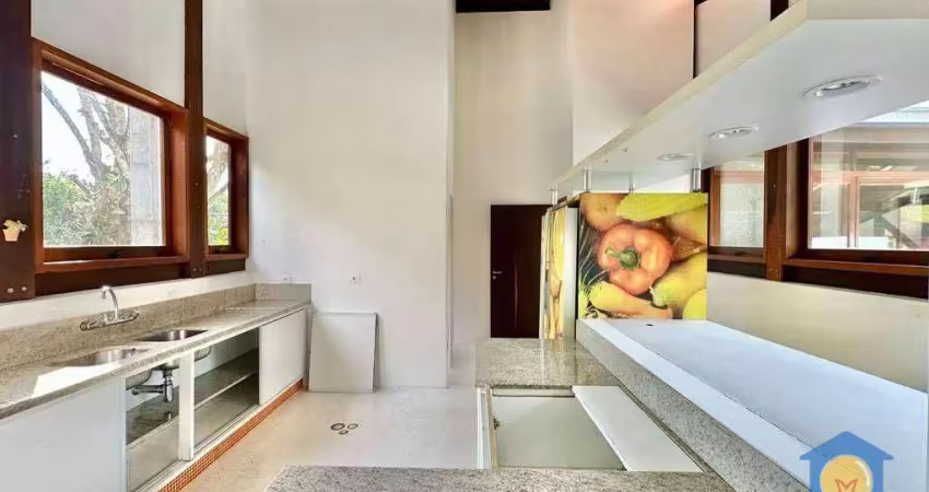Casa com 3 Suítes à venda, 345 m² por R$ 1.650.000 - Granja Viana - Cotia/SP