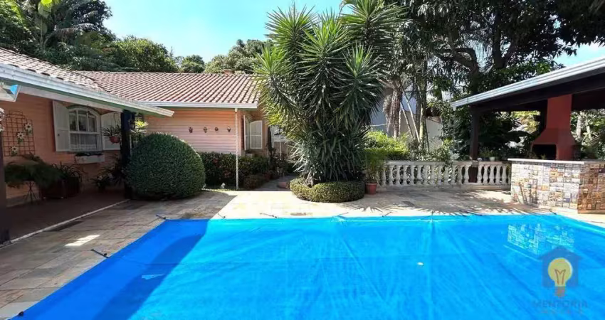 Casa térrea com 3 dormitórios à venda, 188 m² por R$ 995.000 - Granja Viana - Carapicuíba/SP