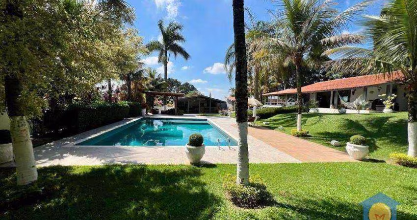 Casa com 6 dormitórios à venda, 619 m² por R$ 2.800.000 - Chácara das Paineiras - Carapicuíba/SP