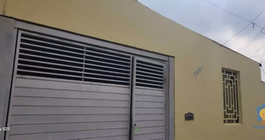 Casa para alugar  em ótima localização, 3 suítes, garagem coberta.