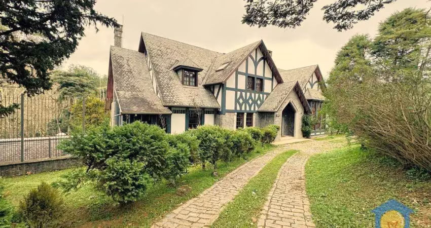 Casa à venda na fazendinha com porteira fechada, sofisticação e estilo atemporal .