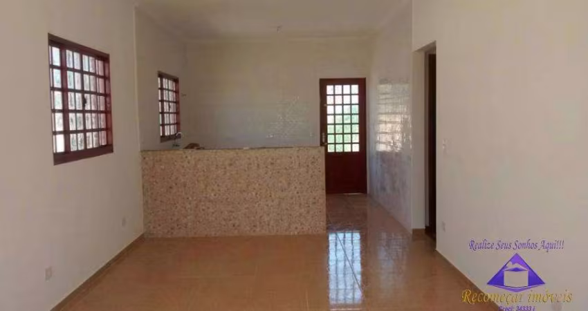 Casa para Venda em Águas de São Pedro, IPORANGA, 2 dormitórios, 1 suíte, 1 banheiro, 1 vaga