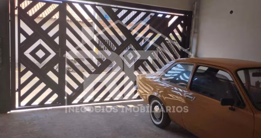 Sobrado para Venda em Rio das Pedras, Conjunto Residencial Vitório Cezarino, 3 dormitórios, 2 banheiros, 2 vagas