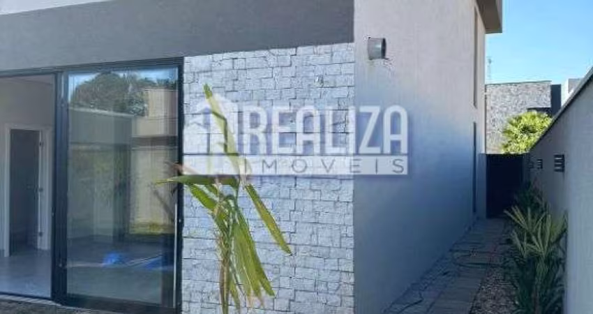 Casa de alto padrão em condomínio com piscina e varanda gourmet em Uberaba