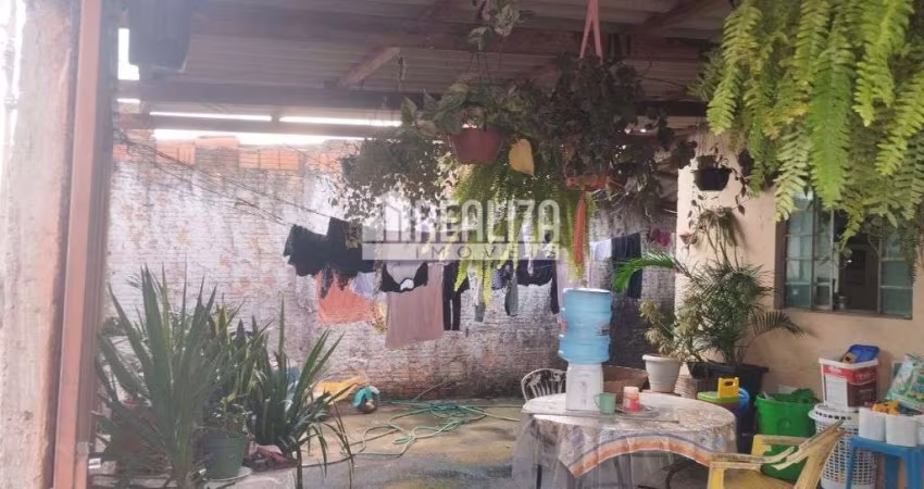 Casa à venda no Residencial Morumbi, Uberaba - 2 dormitórios, 2 garagens, varanda