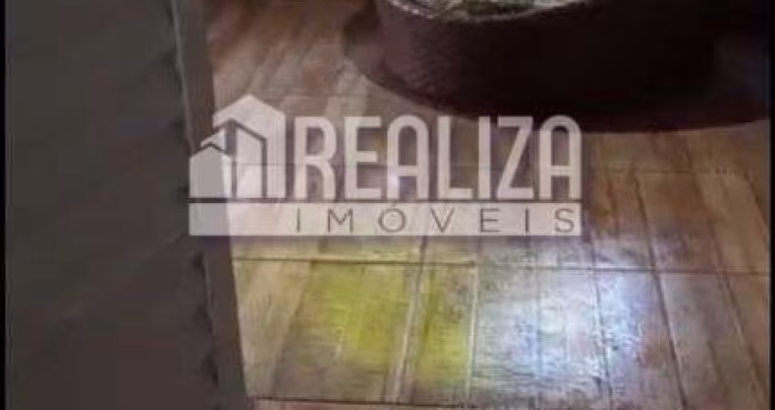 Casa à venda no Jardim Triângulo, Uberaba - 2 dormitórios, suíte e garagem coberta