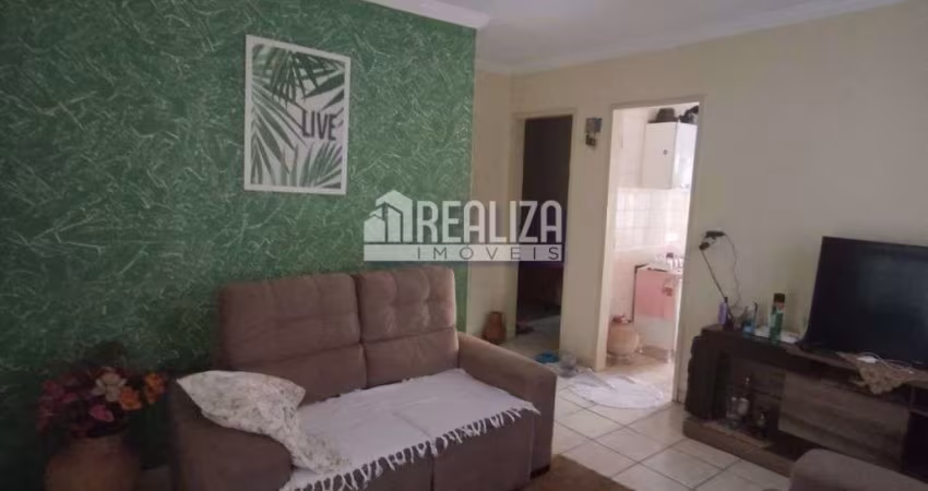 Casa à venda no bairro Beija-Flor em Uberaba | 3 dormitórios, quintal e garagem!