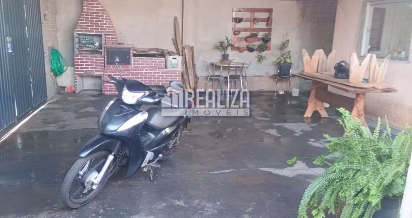 Casa padrão em Jardim Copacabana, Uberaba - 2 dormitórios, 3 vagas