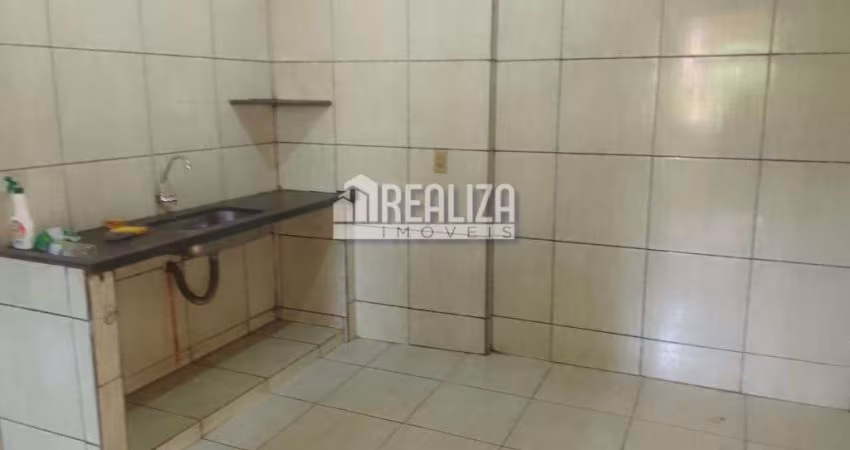 Casa à venda no Residencial Morumbi, Uberaba | 2 dormitórios, 3 garagens!