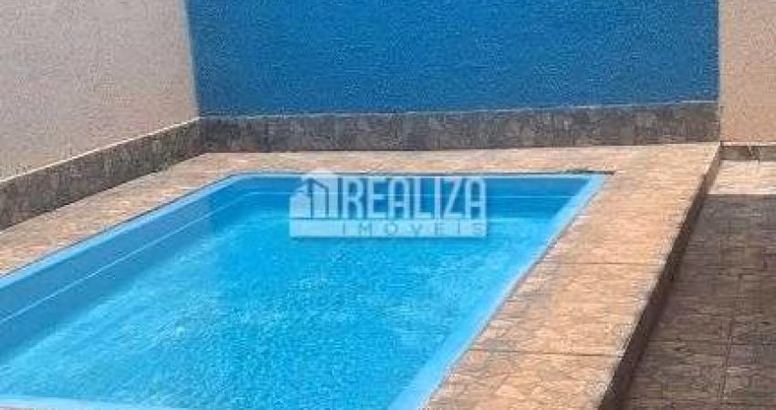 Casa à venda em Beija-Flor, Uberaba: 3 dormitórios, suíte, piscina!