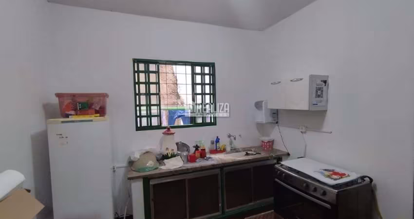 Linda Casa no Centro de Uberaba com 3 Dormitórios e 2 Banheiros