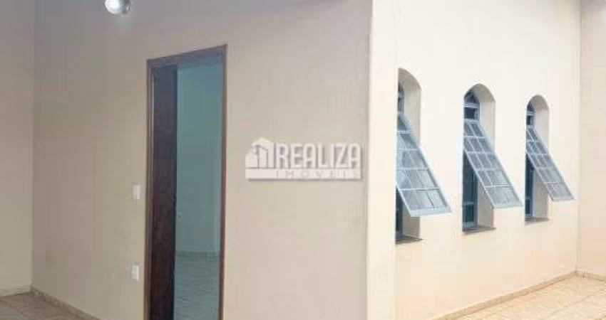Casa à venda com 4 dormitórios e 2 suítes no bairro Quinta Boa Esperança, Uberaba