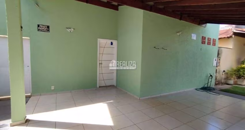 Casa à venda no Condomínio Portal das Torres no bairro Jardim Eldorado, em  Uberaba MG !
