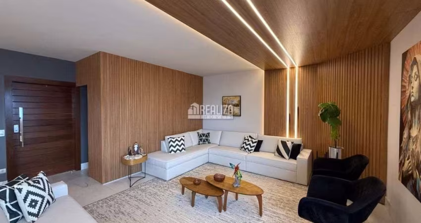 Amplo apartamento com 5 dormitórios e móveis planejados no bairro Estados Unidos em Uberaba