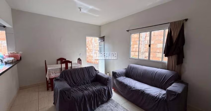 Casa à venda em Uberaba, no bairro Loteamento Ilha Bela - 2 dormitórios, 2 garagens