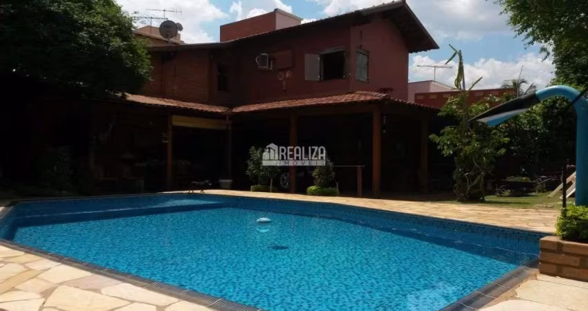 Casa com 4 suítes e ampla área de lazer no bairro Olinda, Uberaba