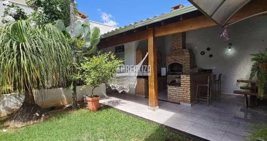 Casa à Venda no Bairro Abadia – 4 Quartos, sendo 2 Suítes