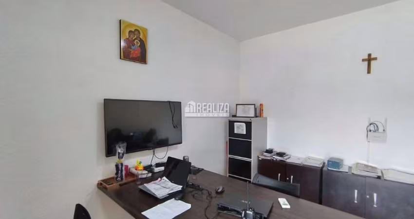 Casa à Venda no Bairro Parque das Laranjeiras em Uberaba