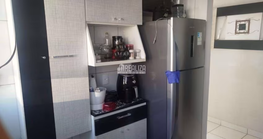 Casa à venda no Condomínio Vanice Andrade, no bairro Vila Arquelau, Uberaba - 2 dormitórios, móveis planejados na cozinha