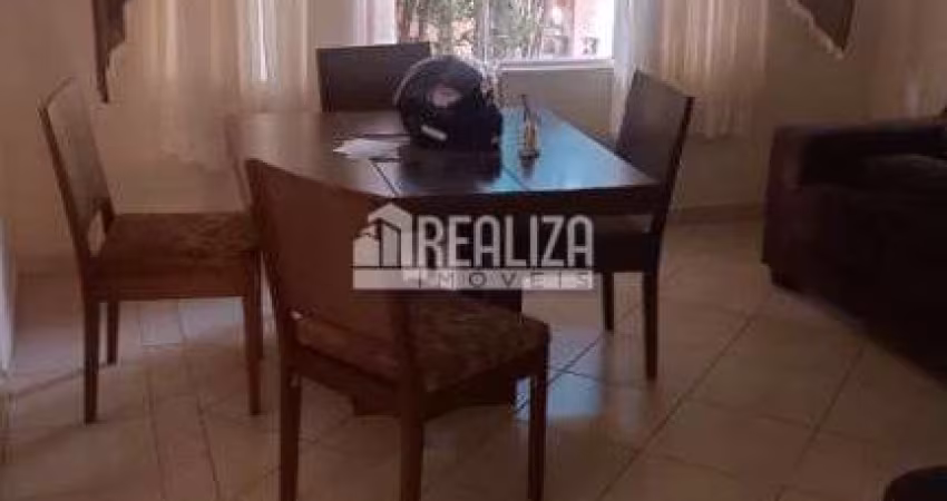 Casa à venda em Uberaba, bairro Conjunto José Barbosa - 3 dormitórios, suíte e garagem dupla!