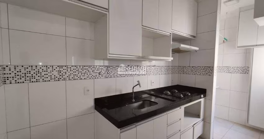Apartamento para alugar no Condomínio Residendical Atena I, bairro Olinda, Uberaba - 2 dormitórios, suíte, garagem e móveis planejados!